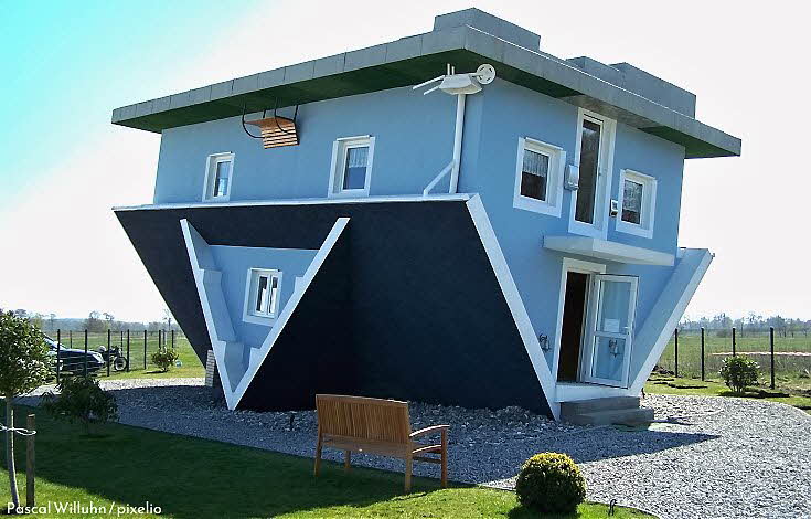 haus-steht-kopf-trassenheide-usedom